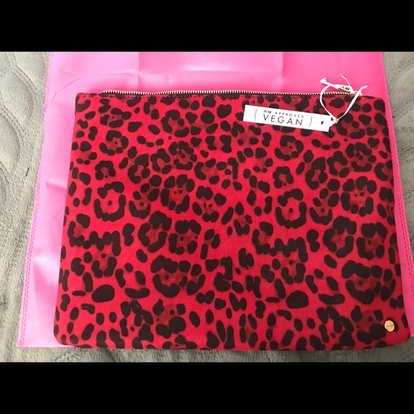 Leopard Print Vegan Leather clutch WITH Dust Bag!! - Picture 4 of 7
